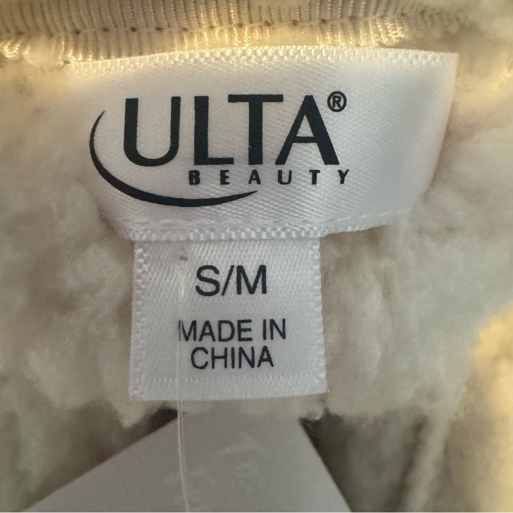 Ulta Beauty Cream Sherpa Wrap Size S/M NEW WITH TAGS - Picture 5 of 7